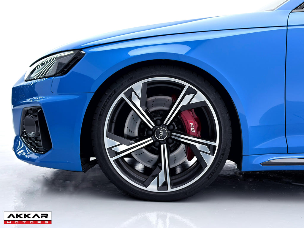AUDI RS4 AVANT QUATTRO