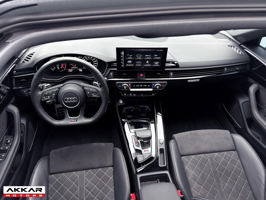 AUDI RS4 AVANT QUATTRO