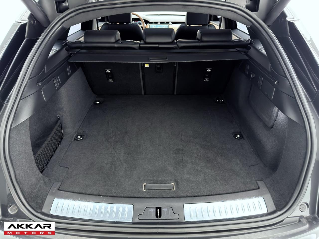 LAND ROVER VELAR R-DYNAMIC HSE P400E 2024