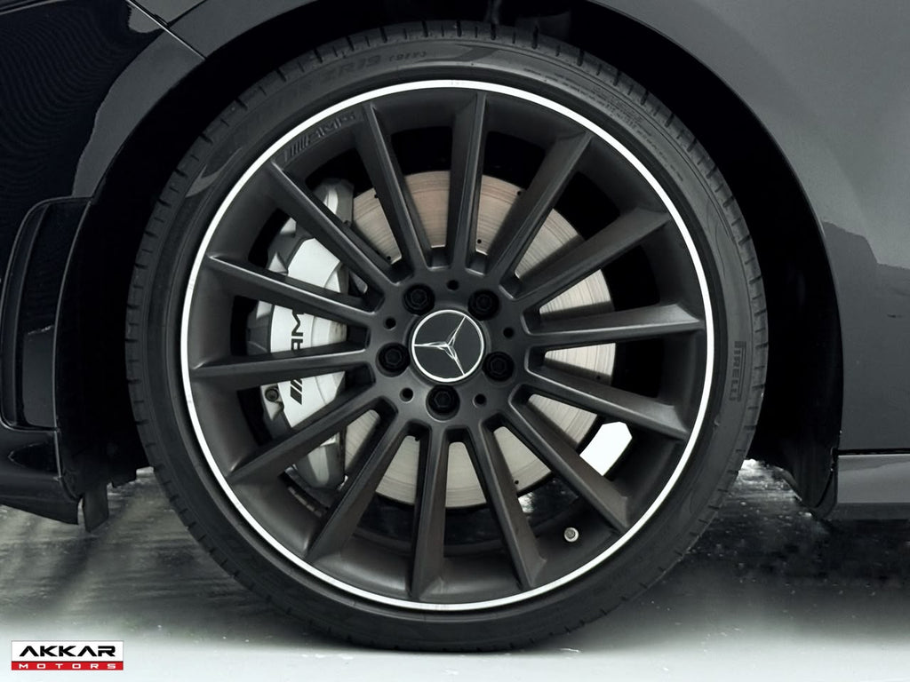 MERCEDES A 35 AMG