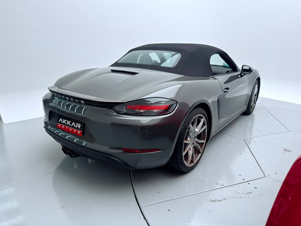 PORSCHE 718
