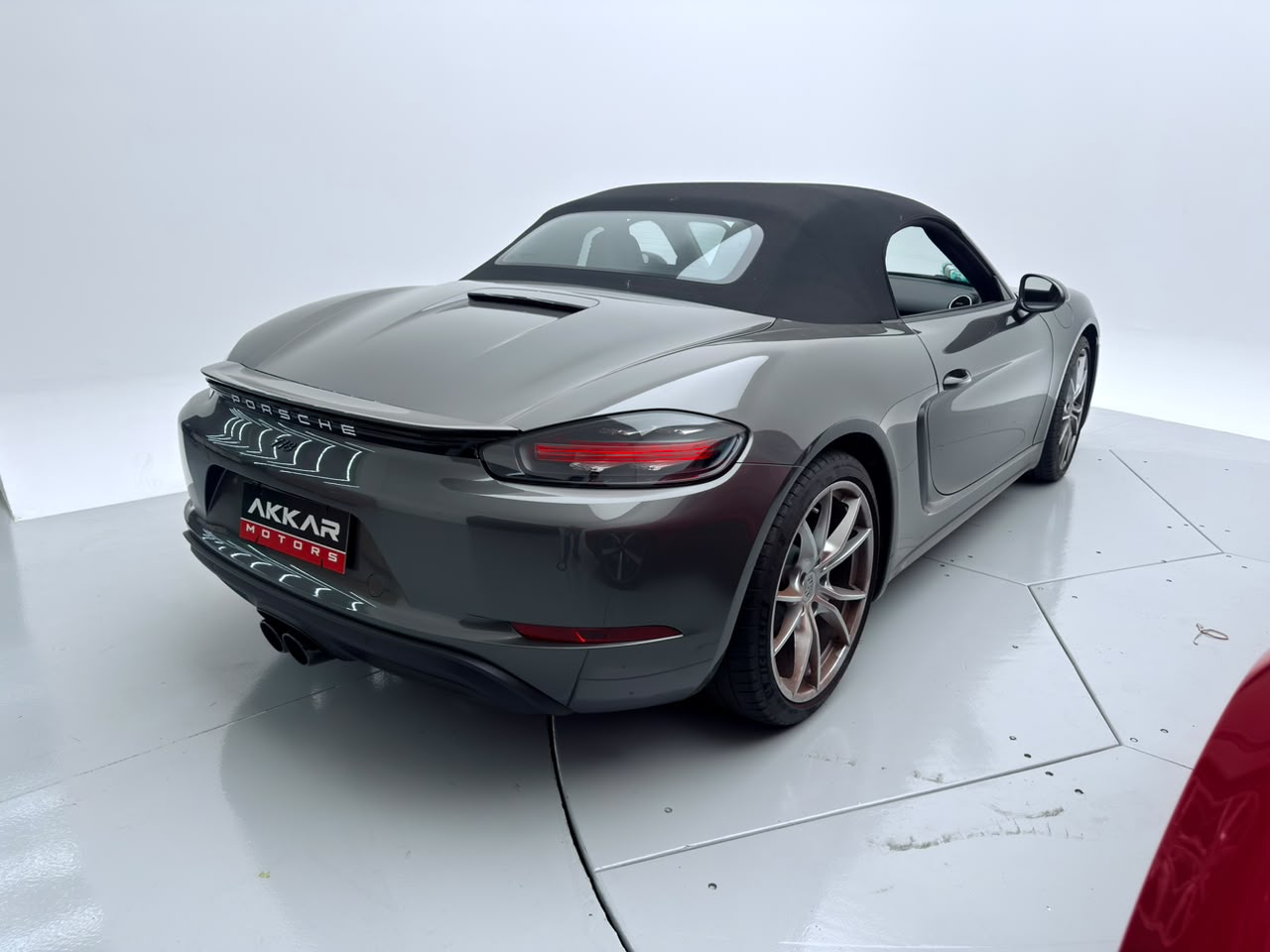 PORSCHE 718