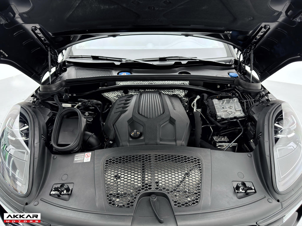 PORSCHE MACAN T
