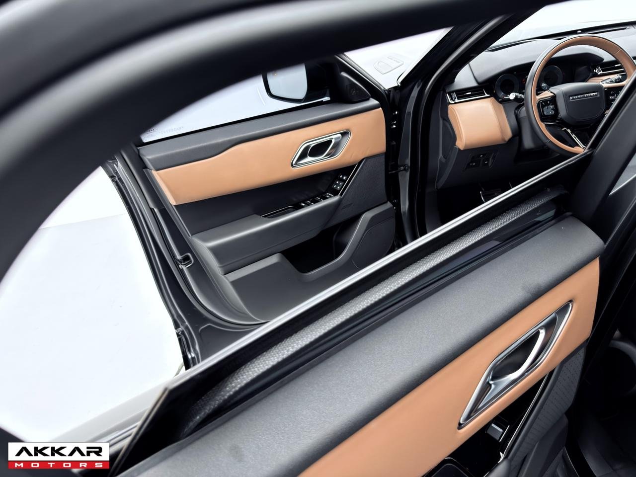 LAND ROVER VELAR R-DYNAMIC HSE P400E 2024