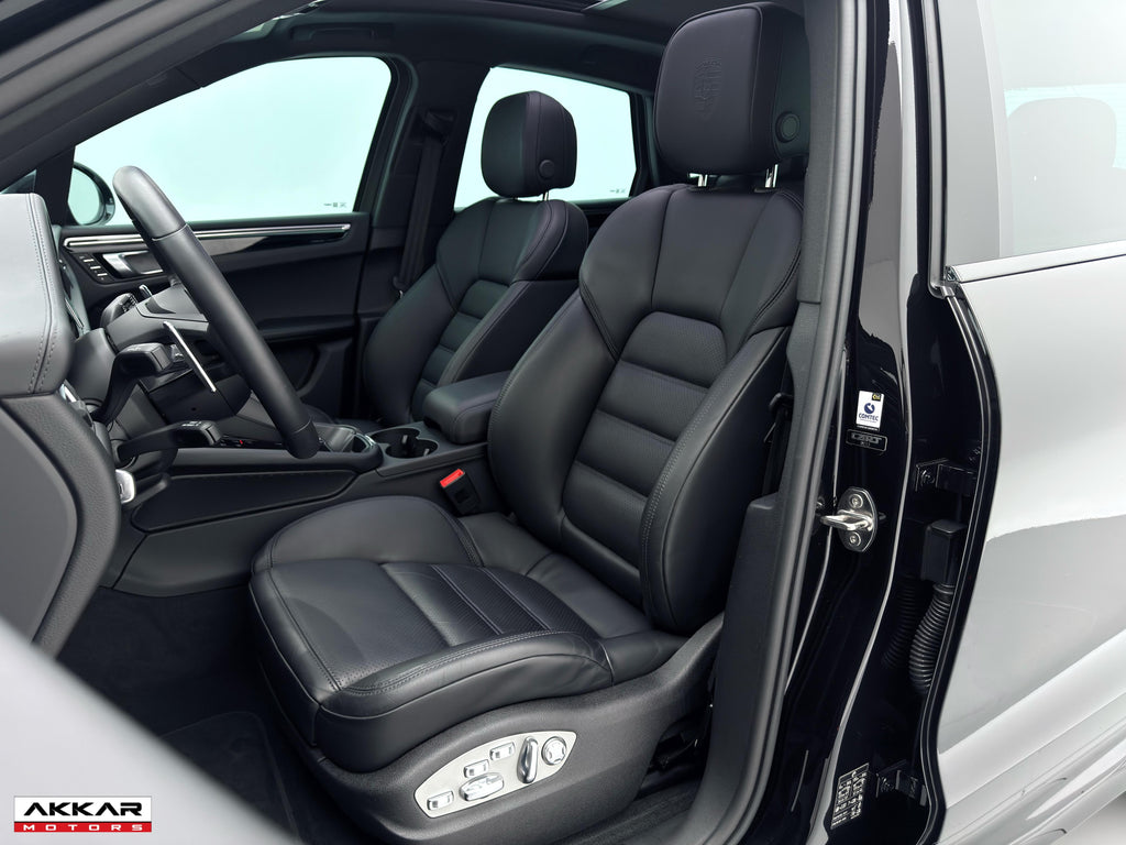 PORSCHE MACAN T