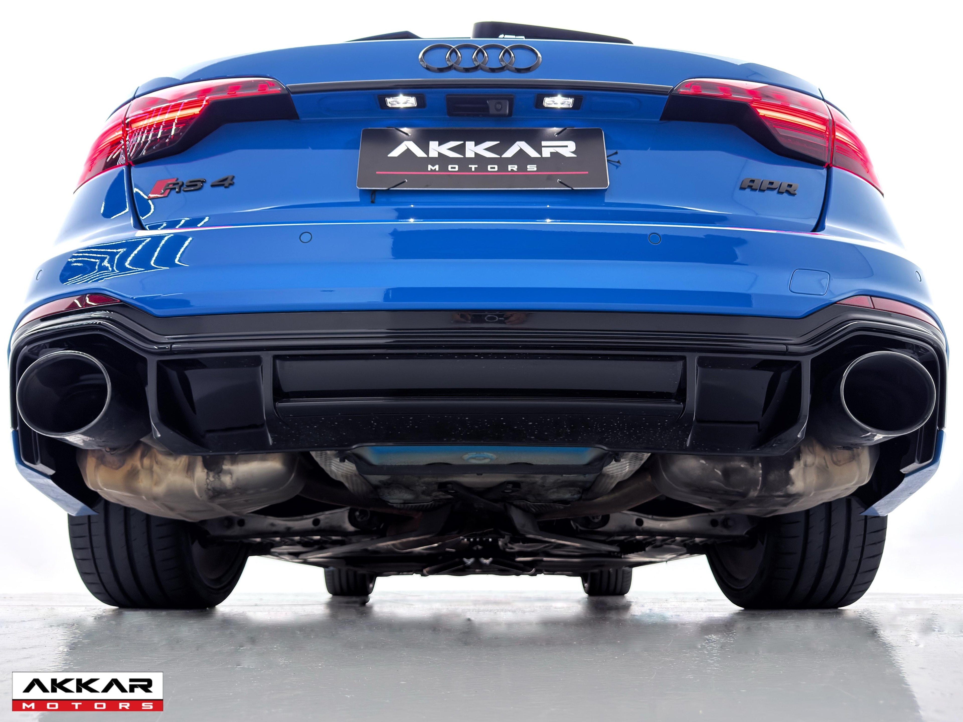 AUDI RS4 AVANT QUATTRO