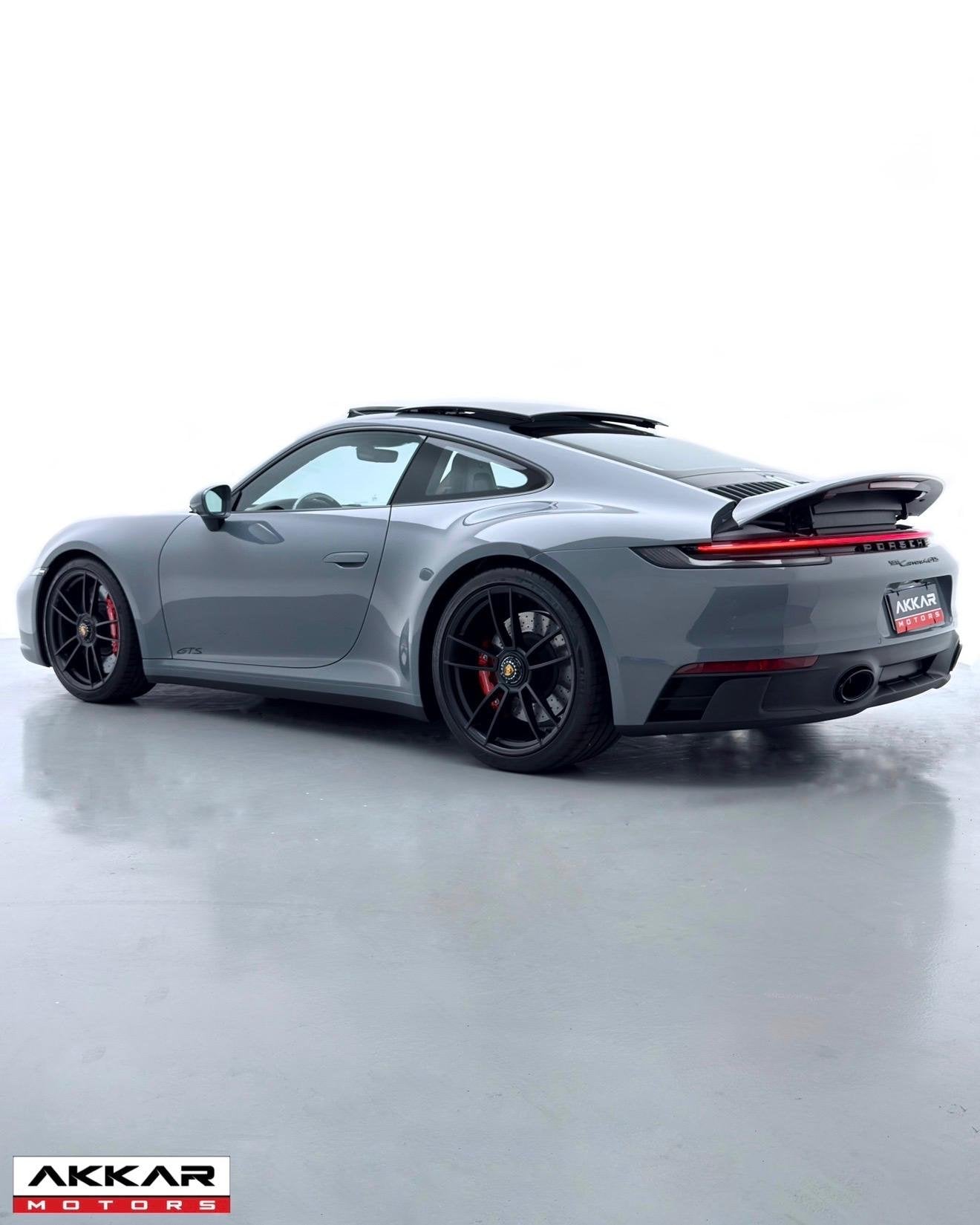 PORSCHE 911 CARRERA 4 GTS PDK 2024
