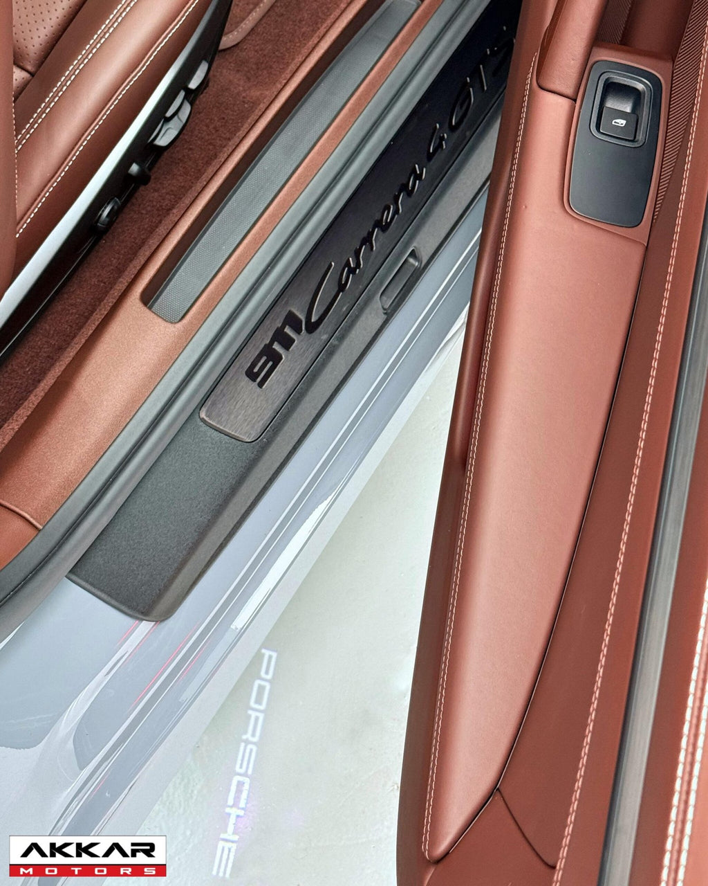 PORSCHE 911 CARRERA 4 GTS PDK 2024