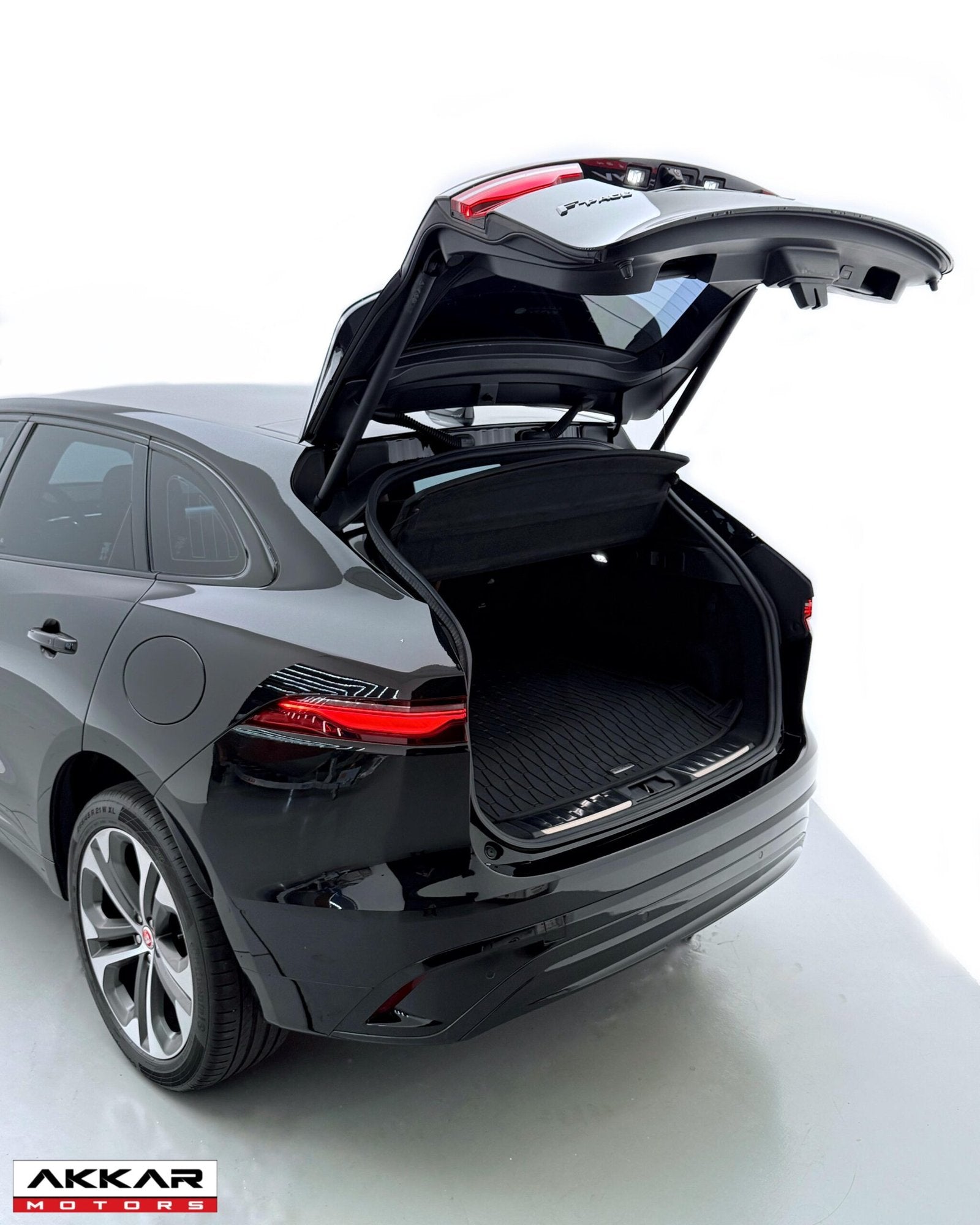 JAGUAR F-PACE R-DYNAMIC S P400E 2023