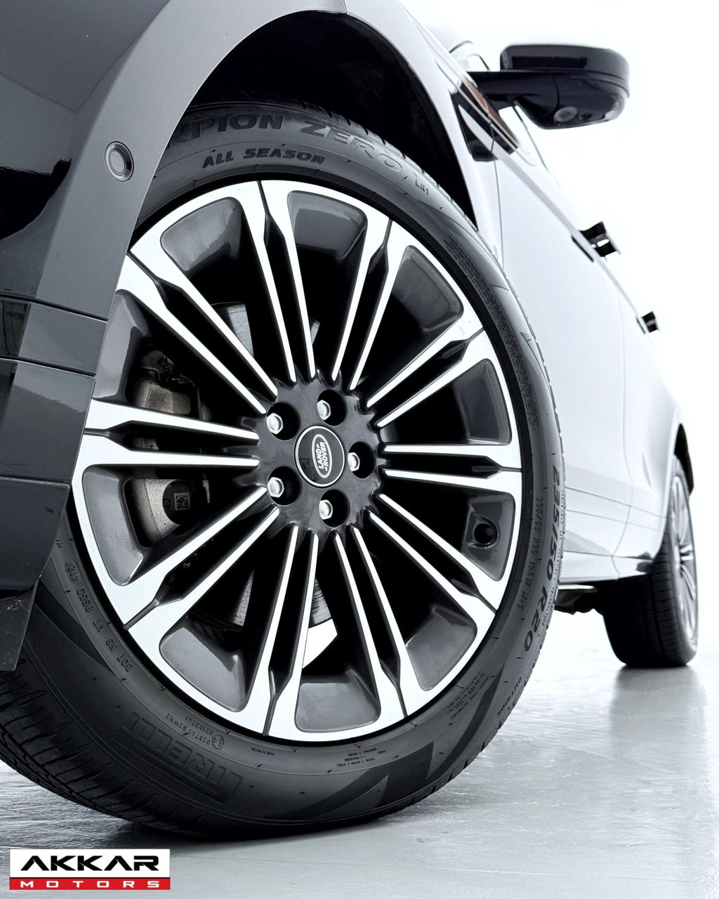 LAND ROVER EVOQUE R-DYNAMIC HSE 2025