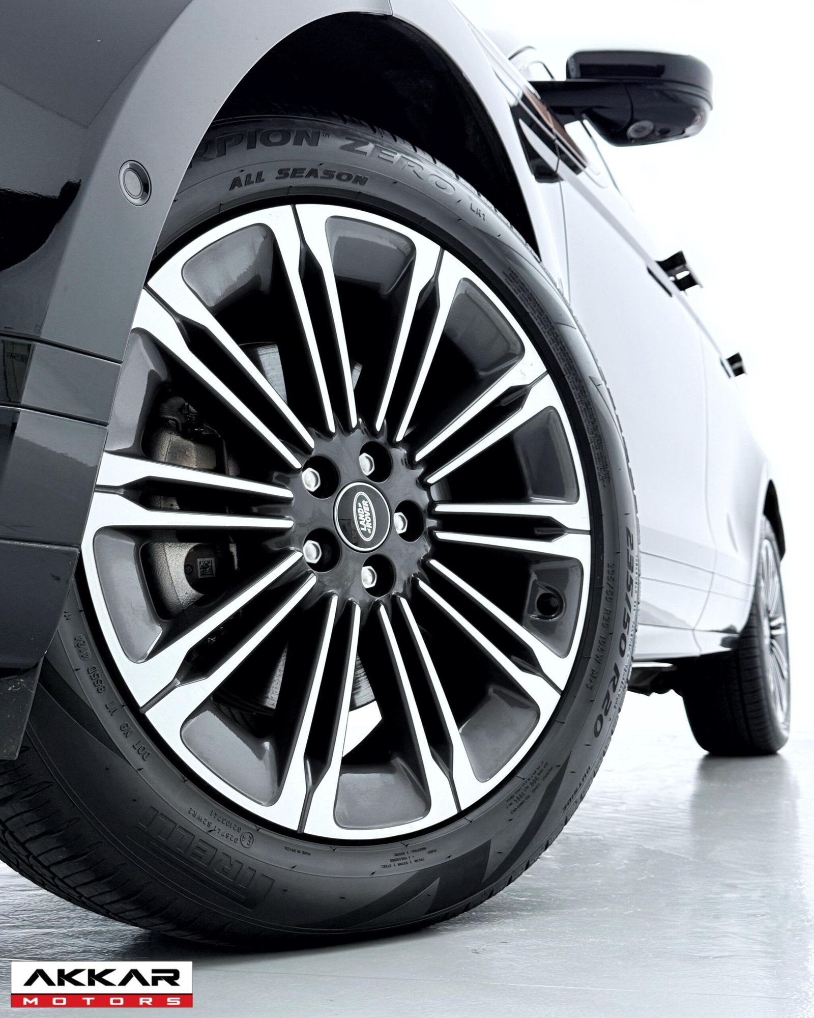 LAND ROVER EVOQUE R-DYNAMIC HSE 2025