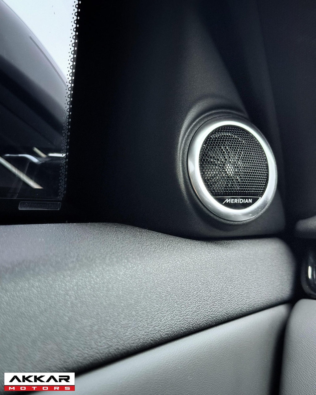 LAND ROVER EVOQUE R-DYNAMIC HSE 2025