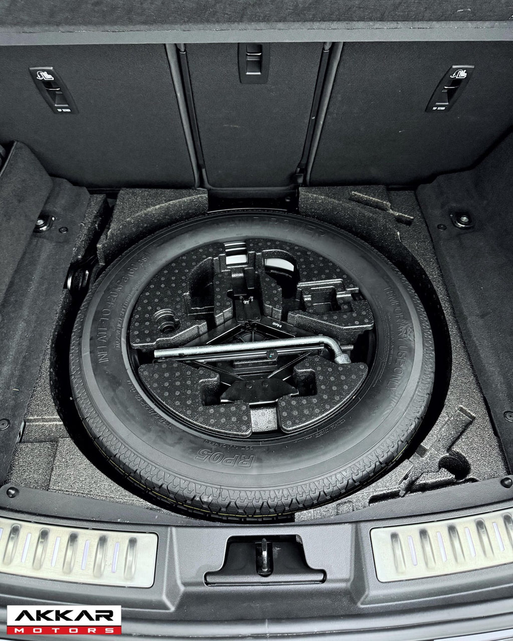 LAND ROVER EVOQUE R-DYNAMIC HSE 2025