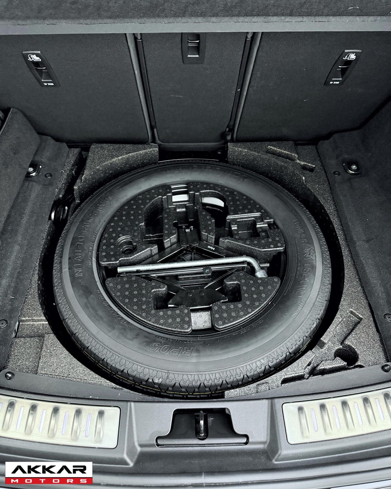 LAND ROVER EVOQUE R-DYNAMIC HSE 2025