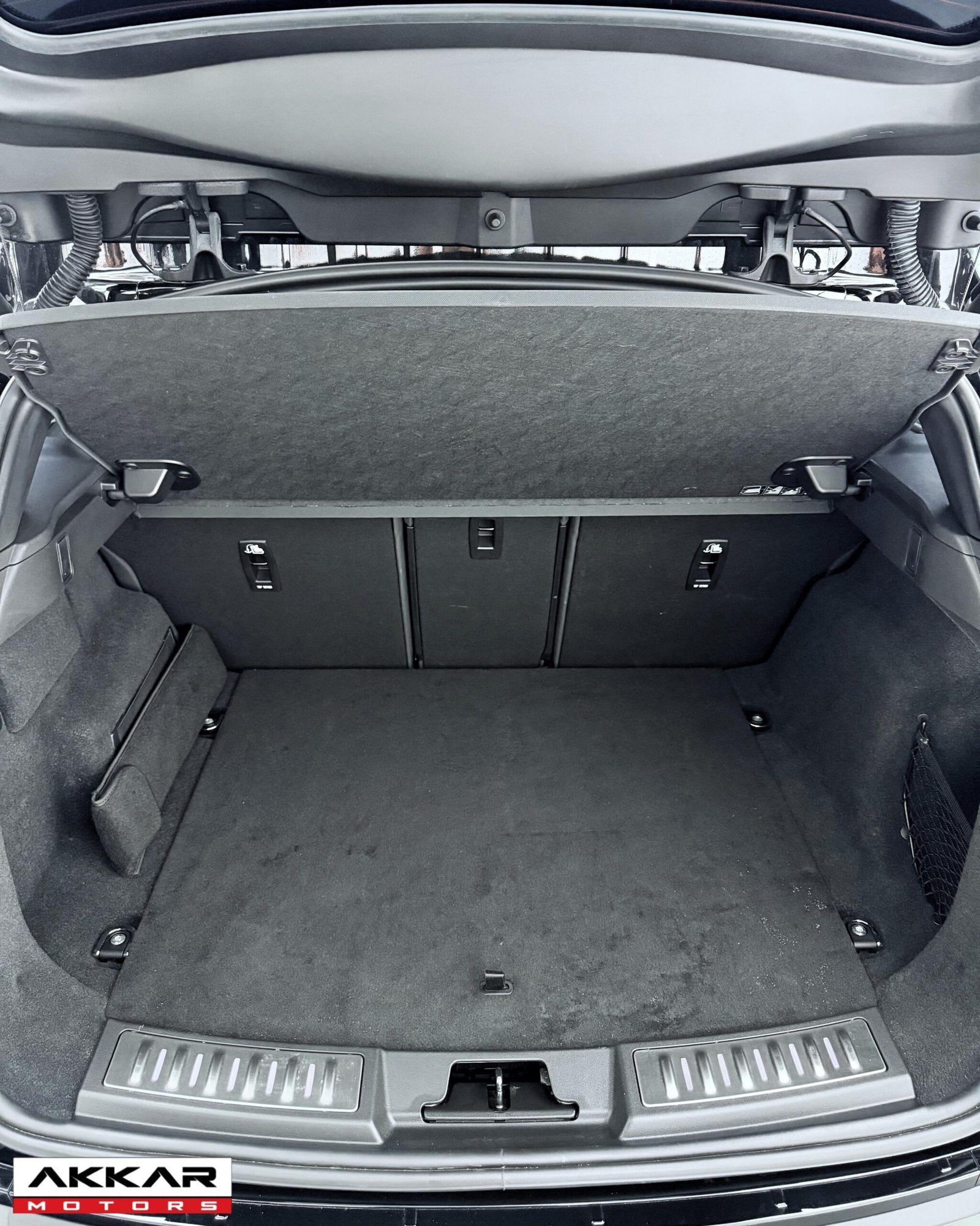 LAND ROVER EVOQUE R-DYNAMIC HSE 2025