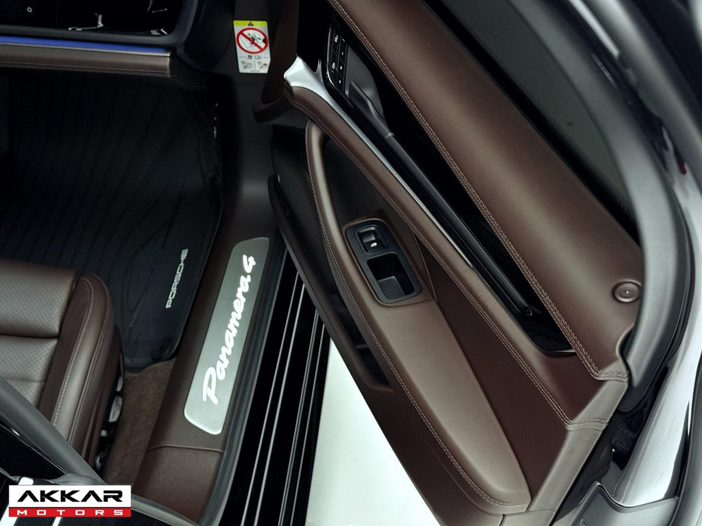 PORSCHE PANAMERA 4 2025