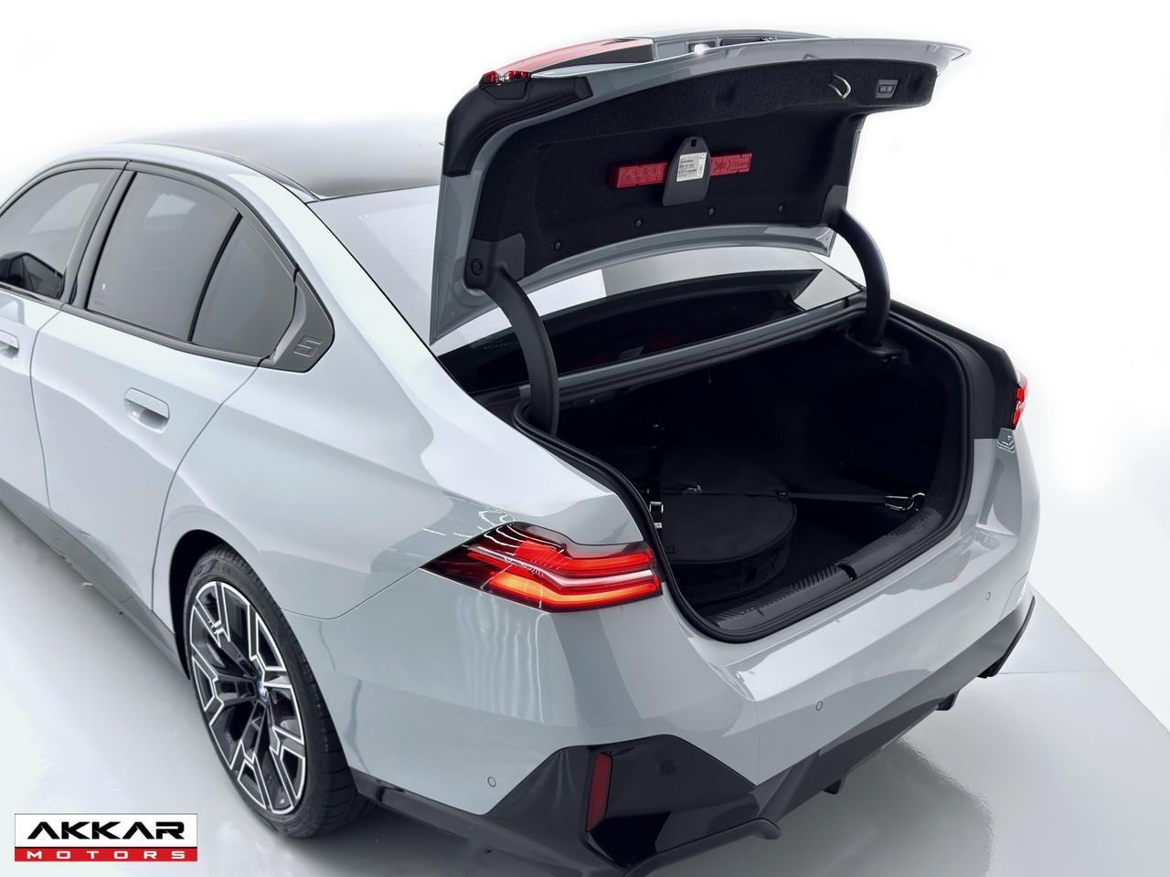 BMW 530E M SPORT 2025