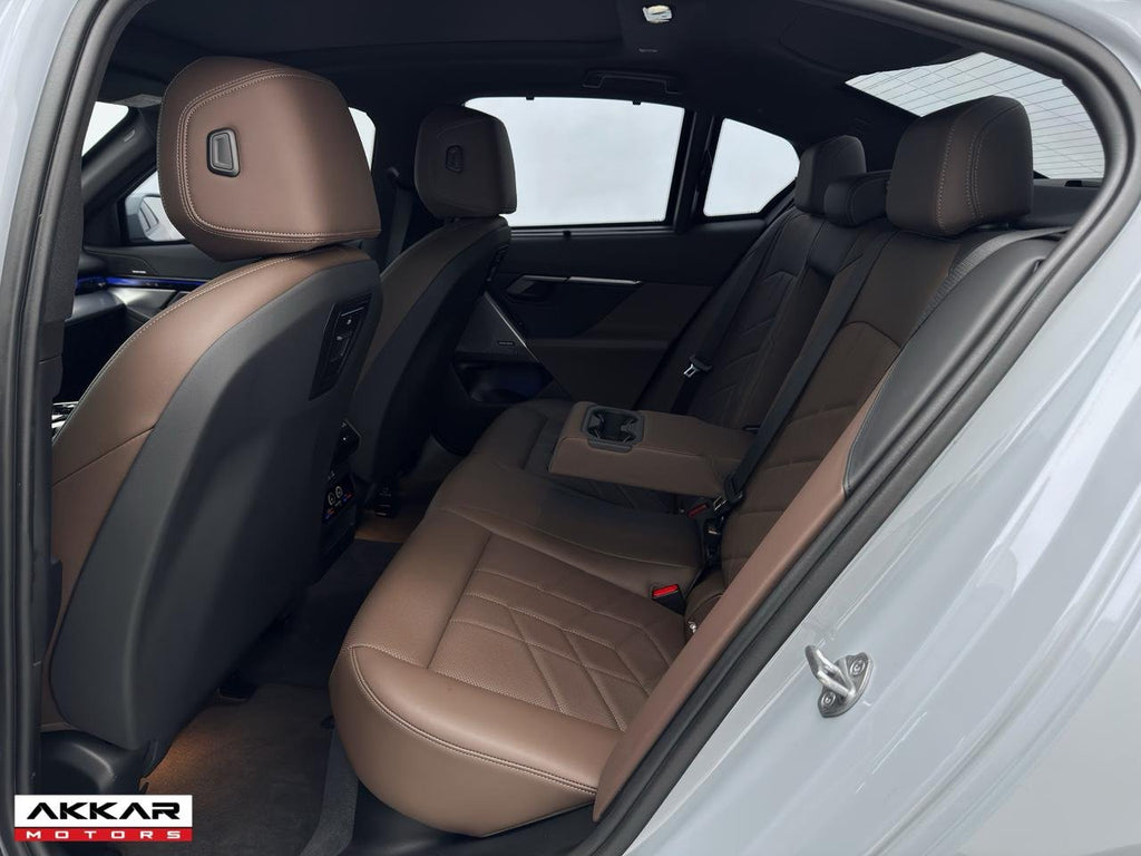 BMW 530E M SPORT 2025