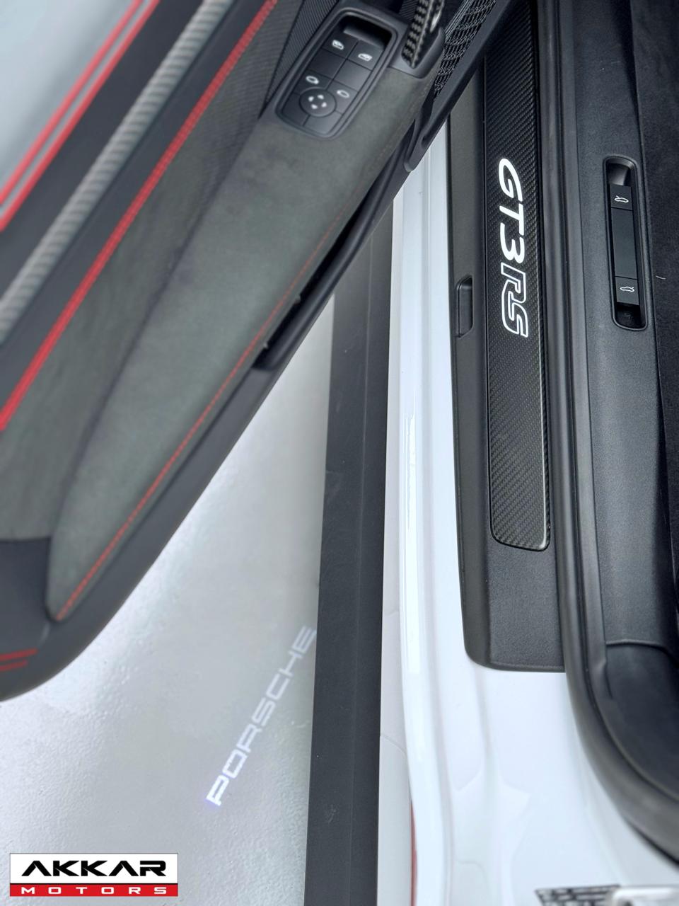 PORSCHE 911 GT3 RS