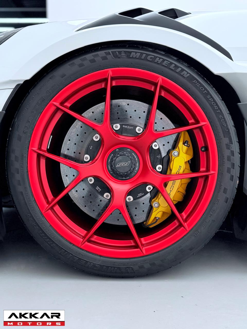 PORSCHE 911 GT3 RS