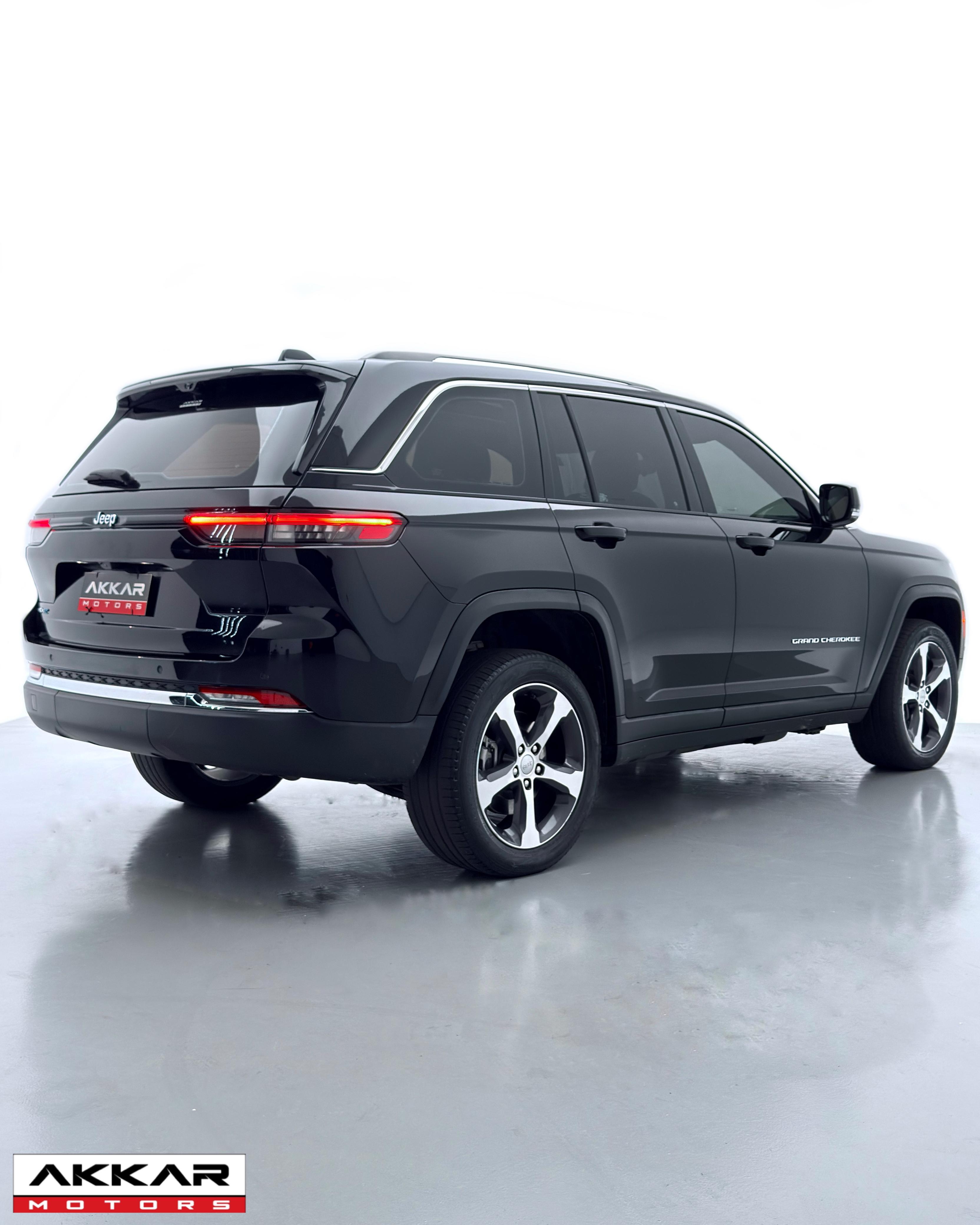 JEEP GRAND CHEROKEE 2023.