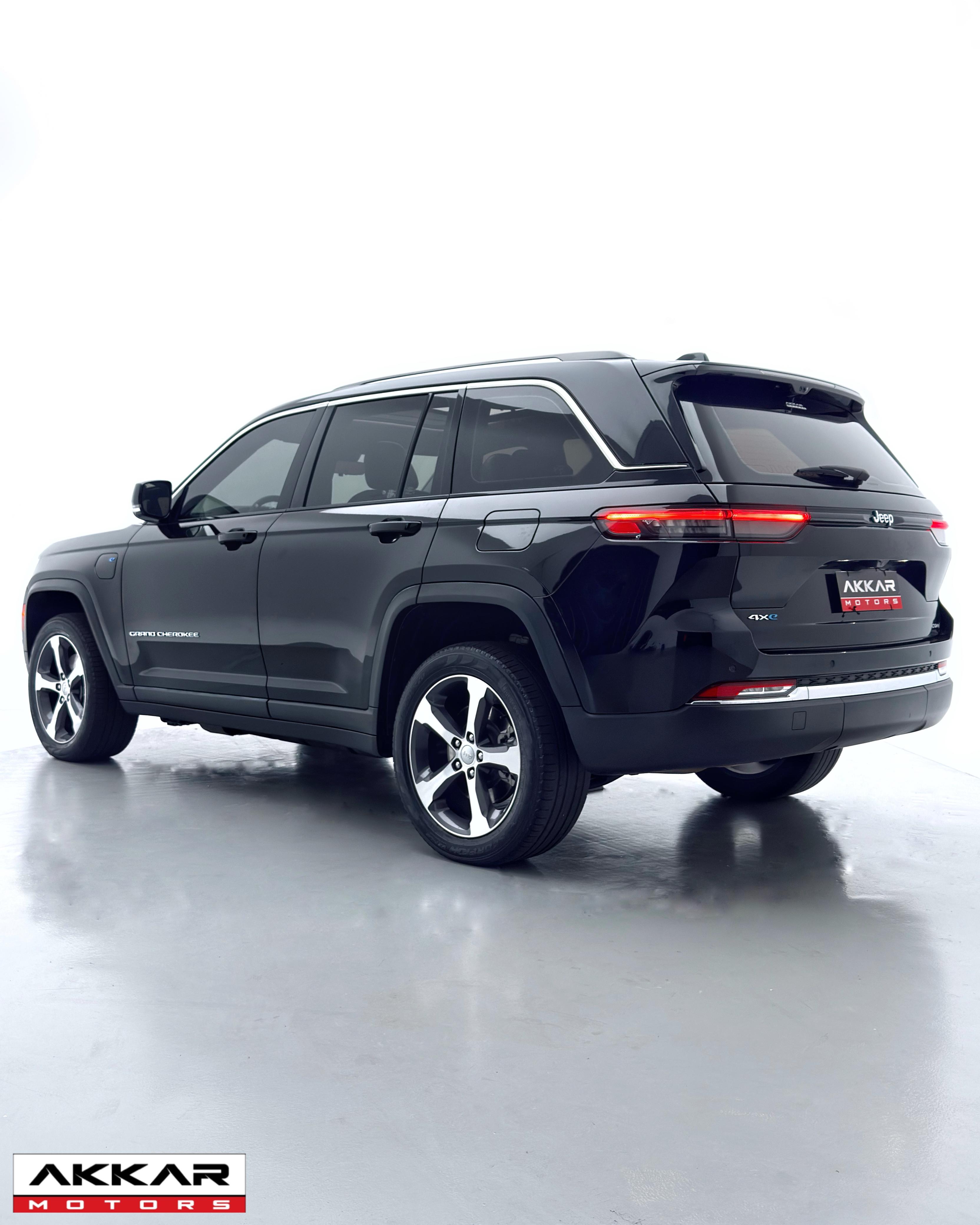JEEP GRAND CHEROKEE 2023.