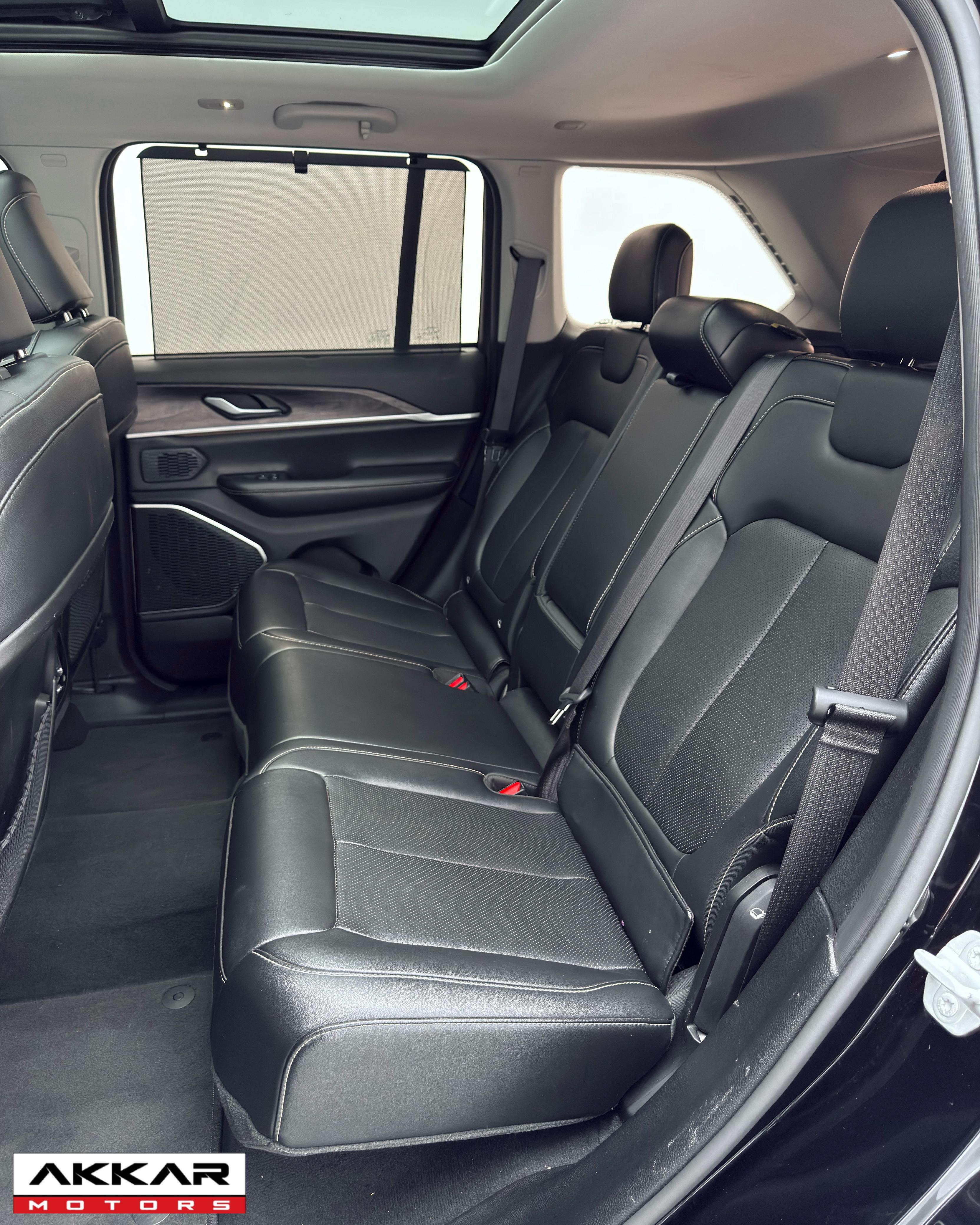 JEEP GRAND CHEROKEE 2023.