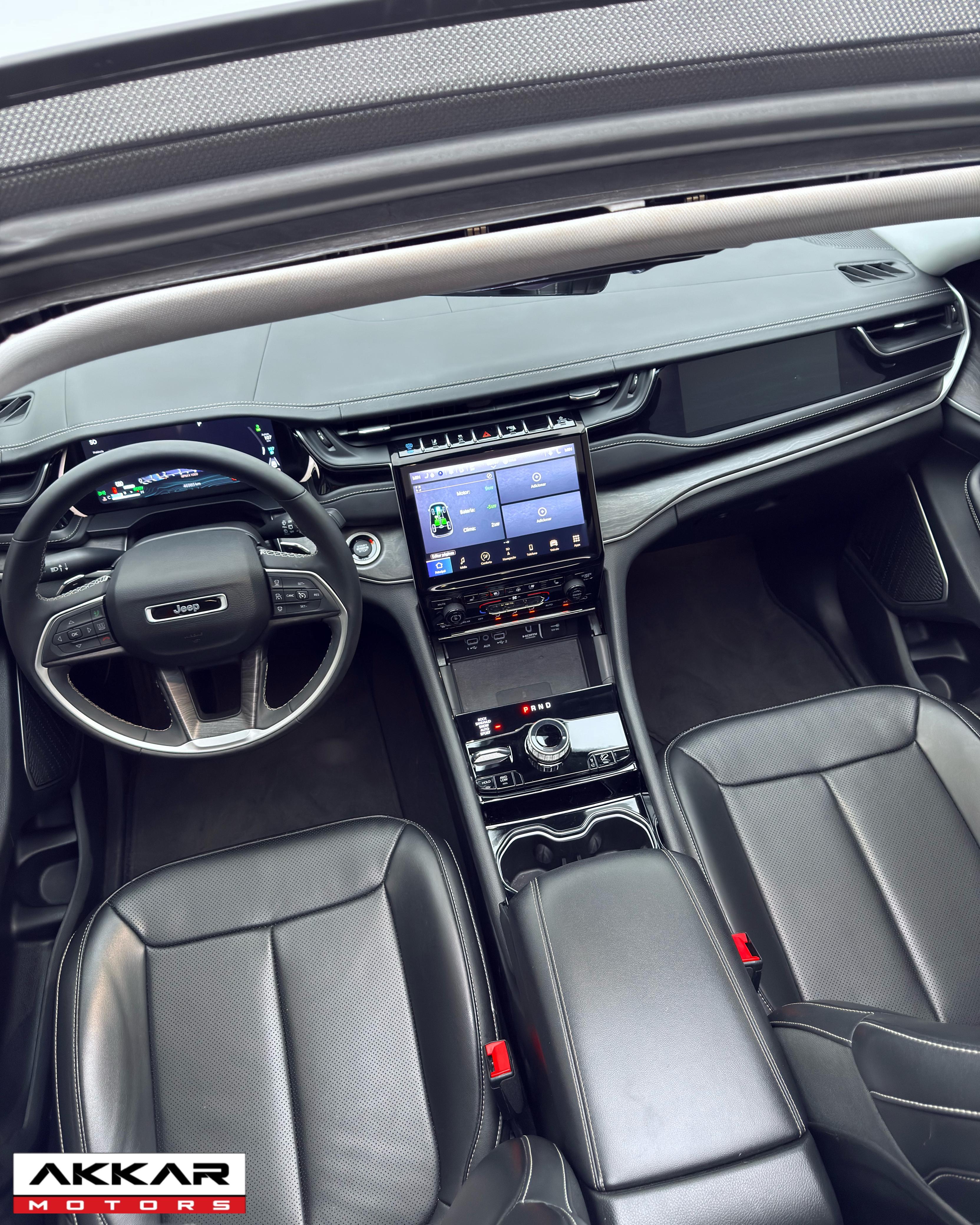 JEEP GRAND CHEROKEE 2023.