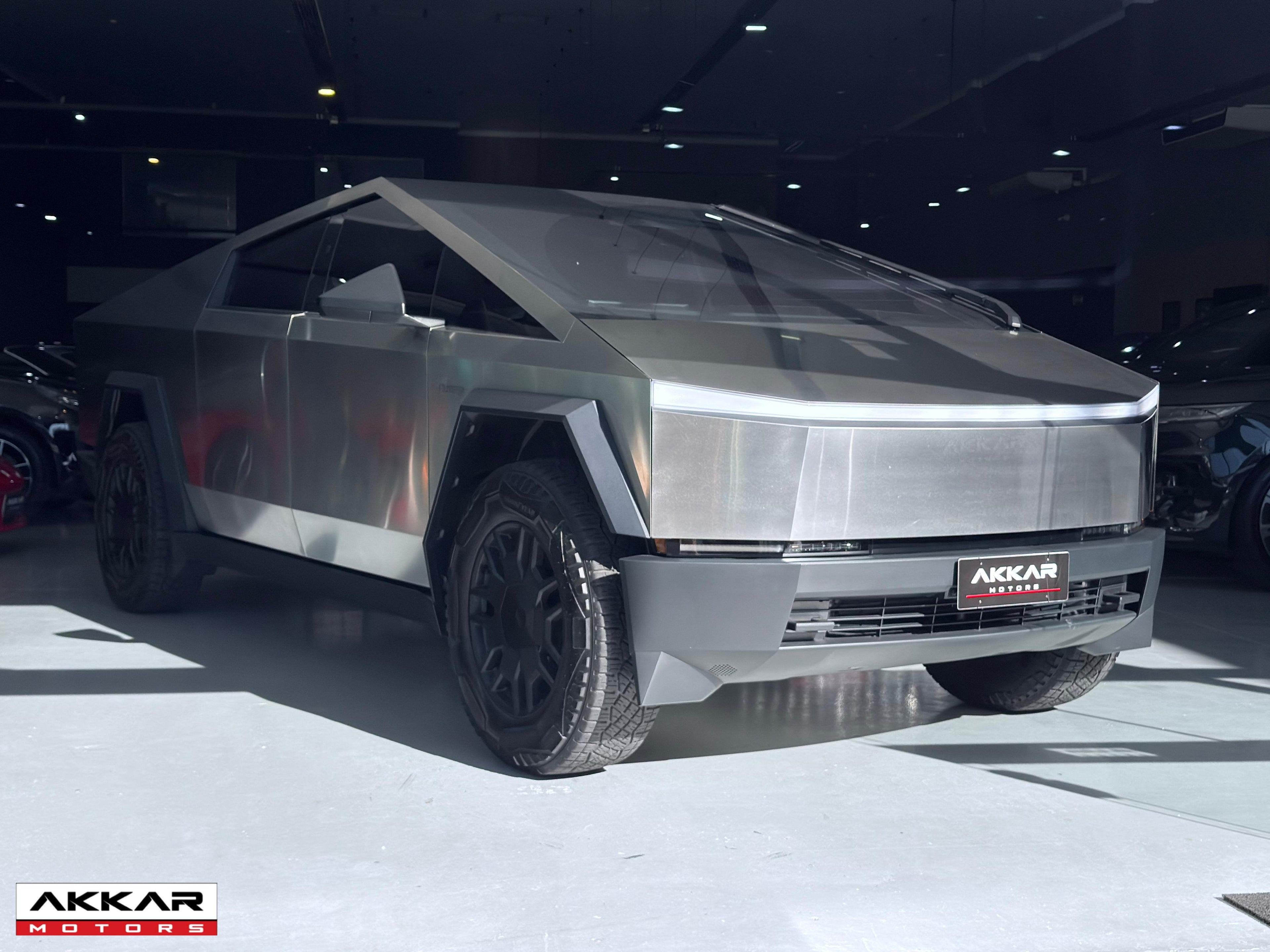 TESLA CYBERTRUCK