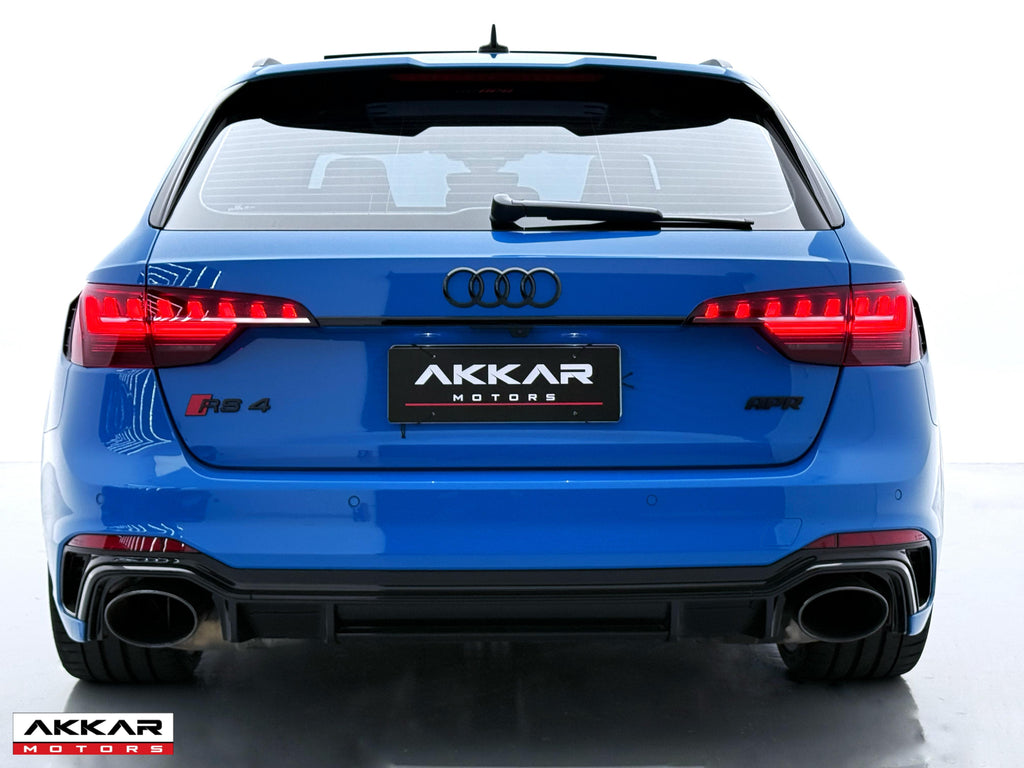 AUDI RS4 AVANT QUATTRO