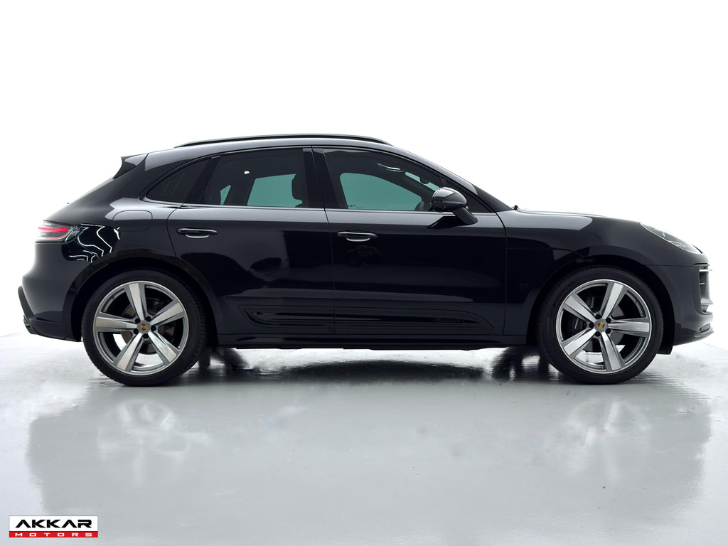 PORSCHE MACAN T