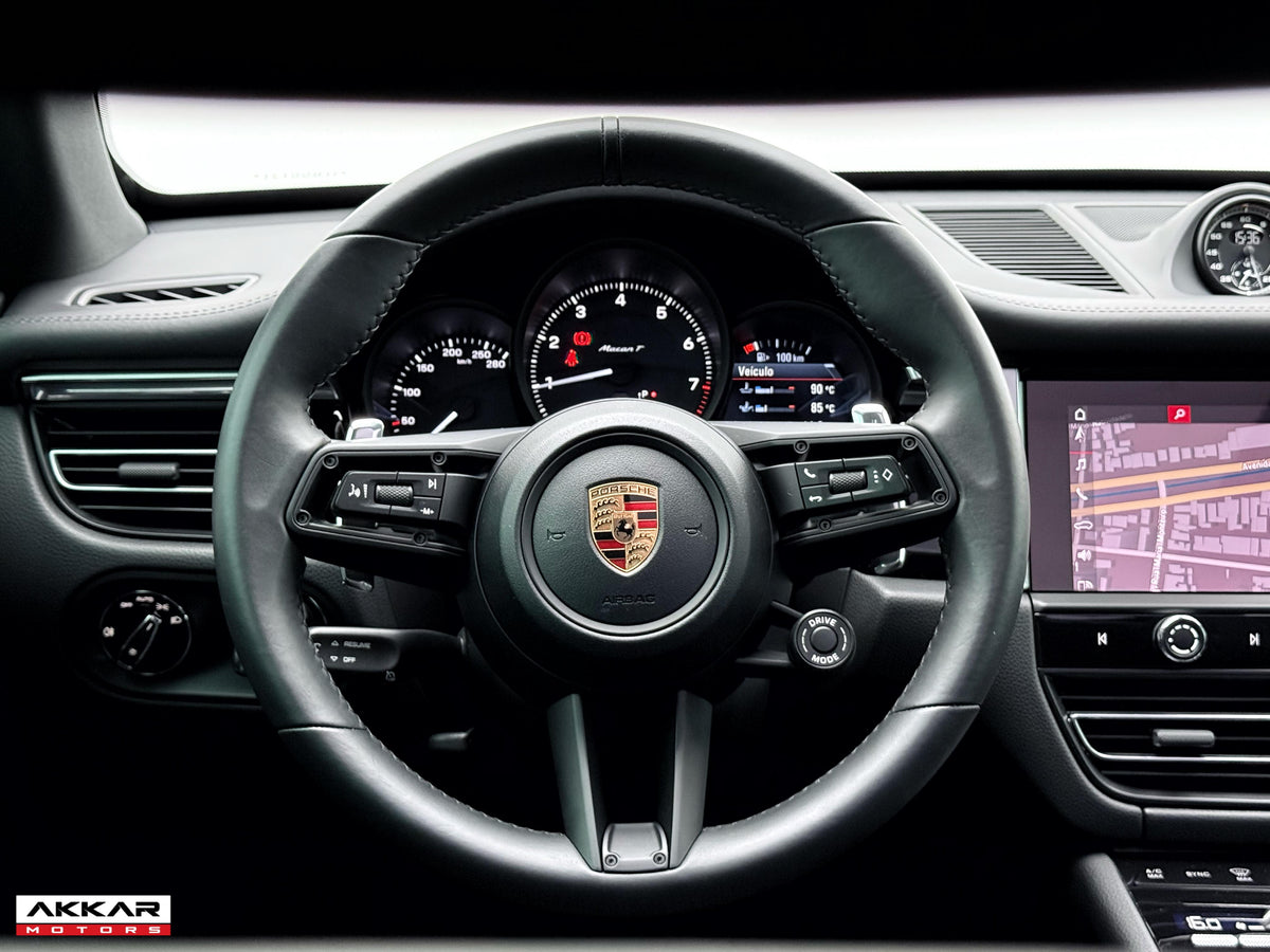 PORSCHE MACAN T