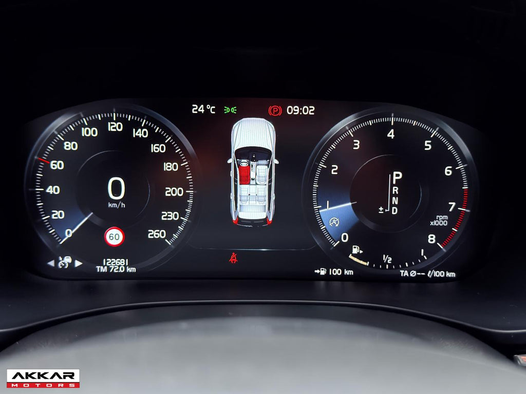 XC60 MOMENTUM AWD
