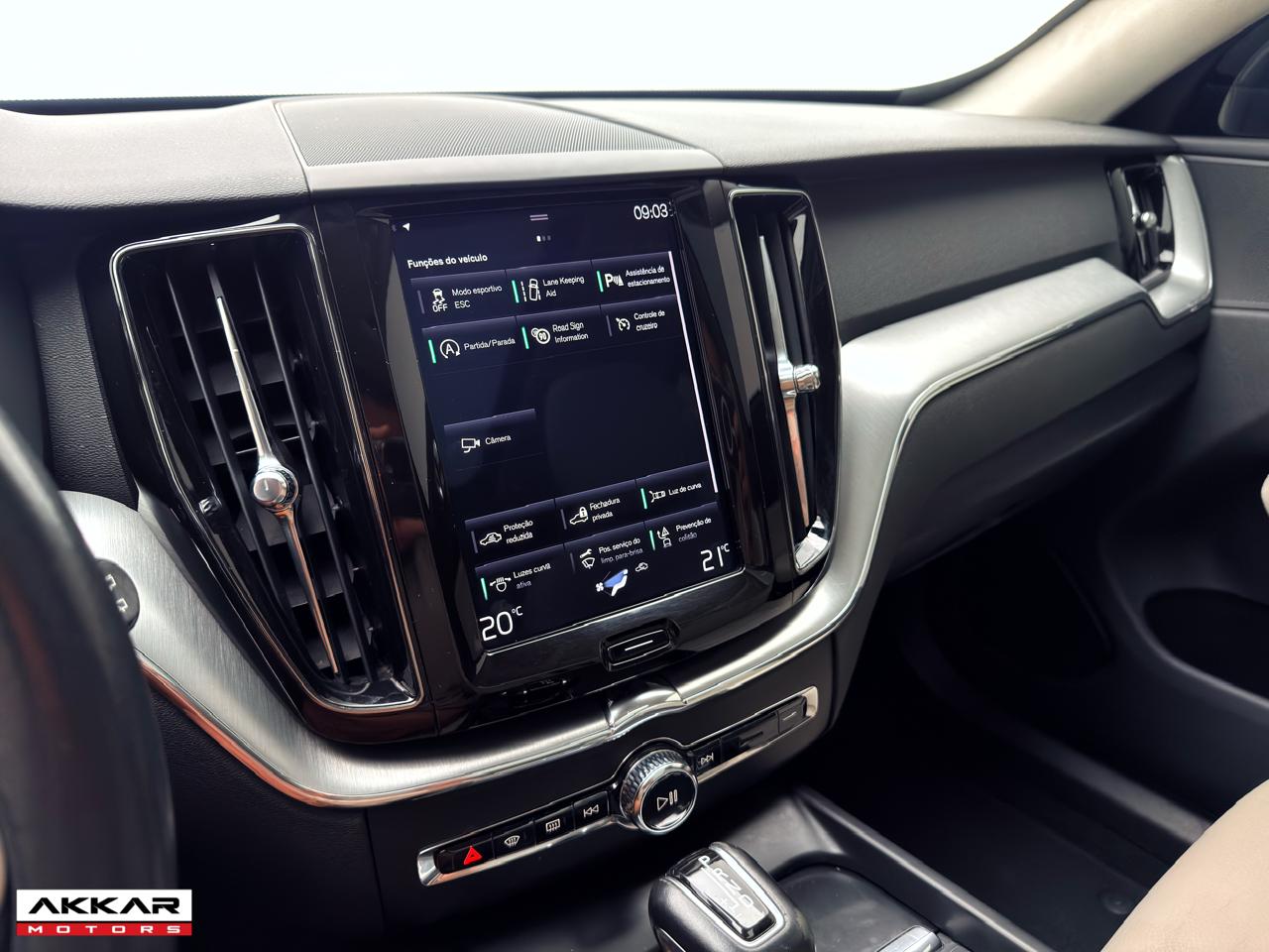 XC60 MOMENTUM AWD