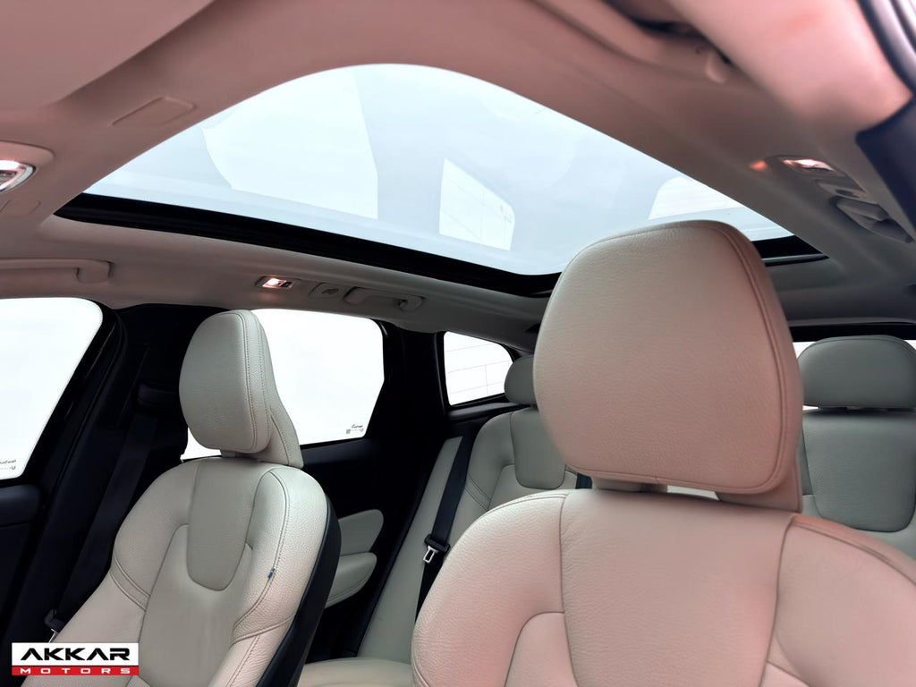 XC60 MOMENTUM AWD