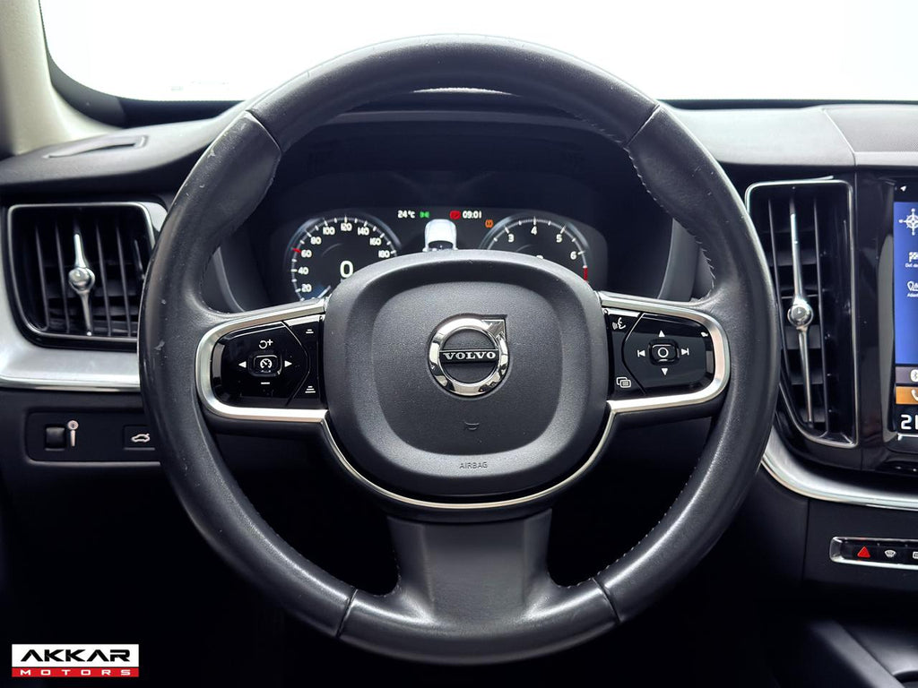 XC60 MOMENTUM AWD