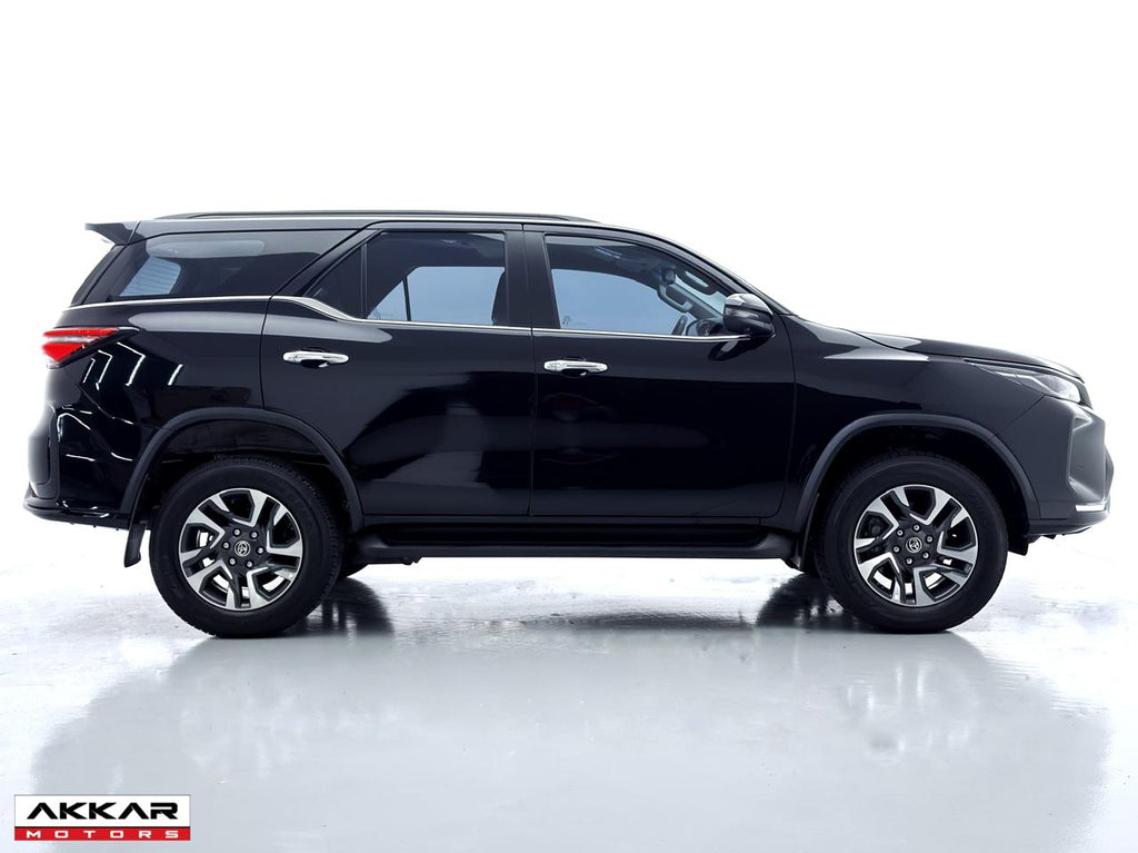 TOYOTA HILUX SW4