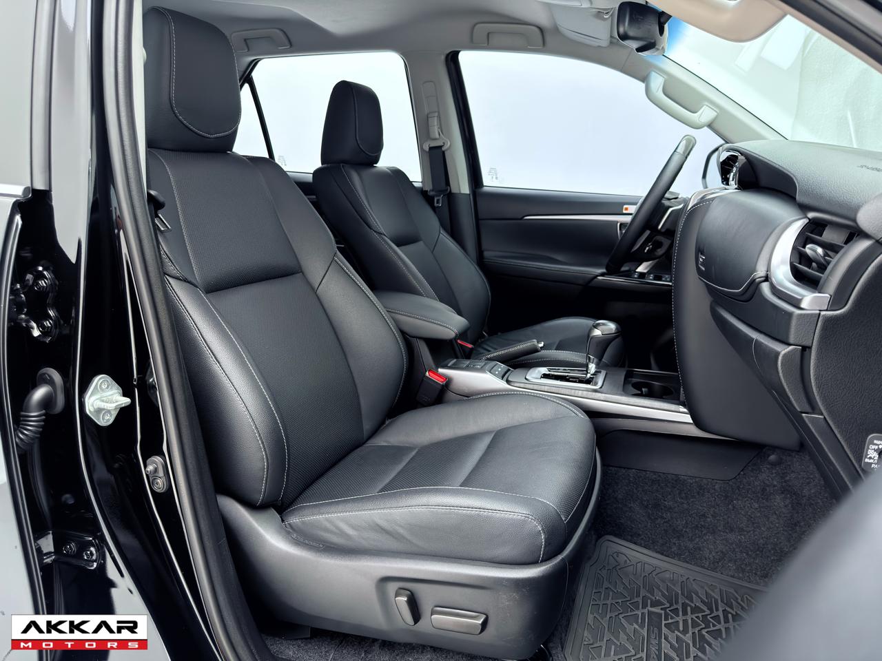 TOYOTA HILUX SW4