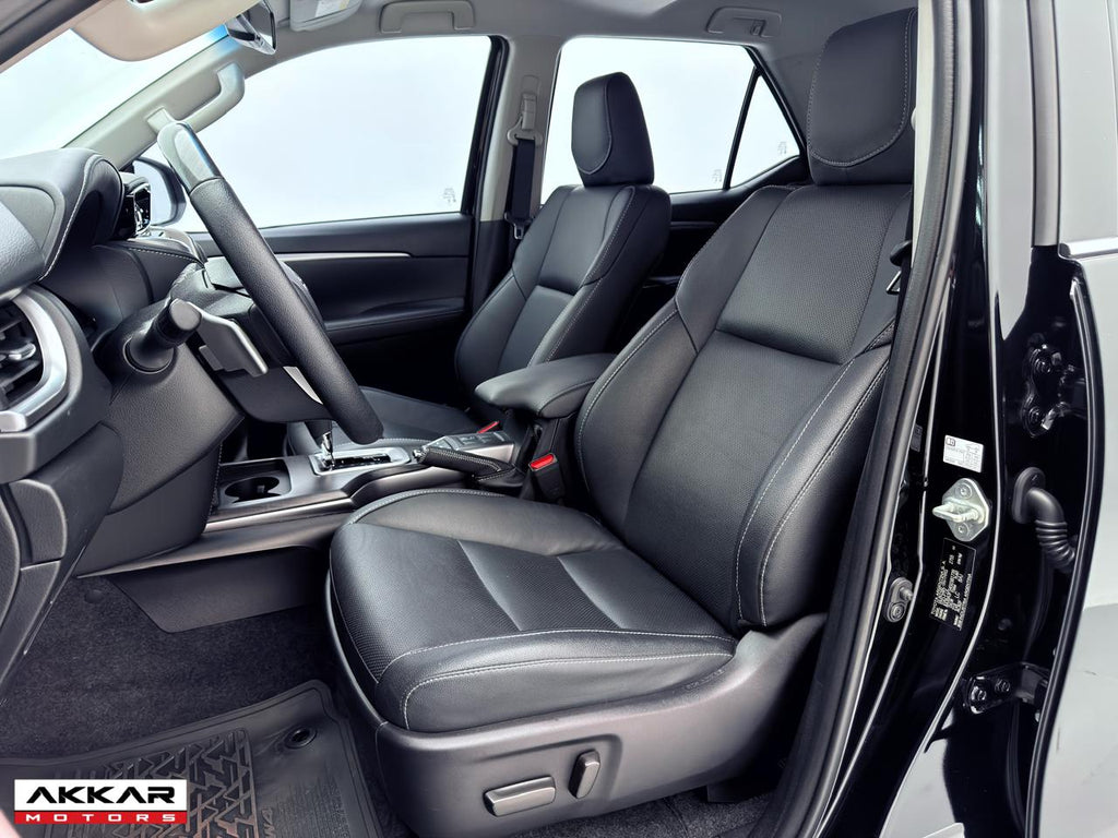 TOYOTA HILUX SW4