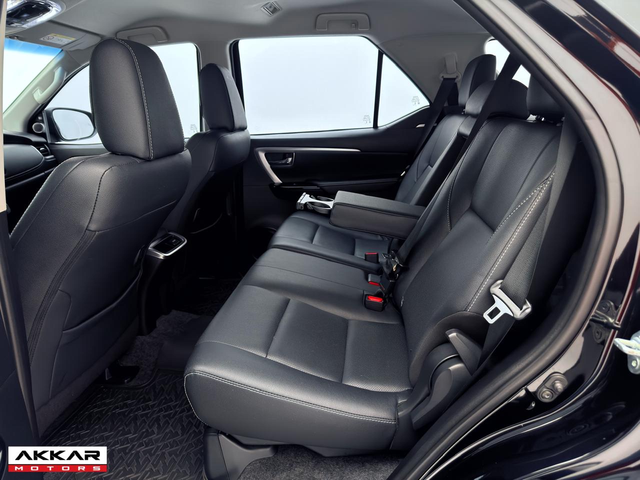 TOYOTA HILUX SW4