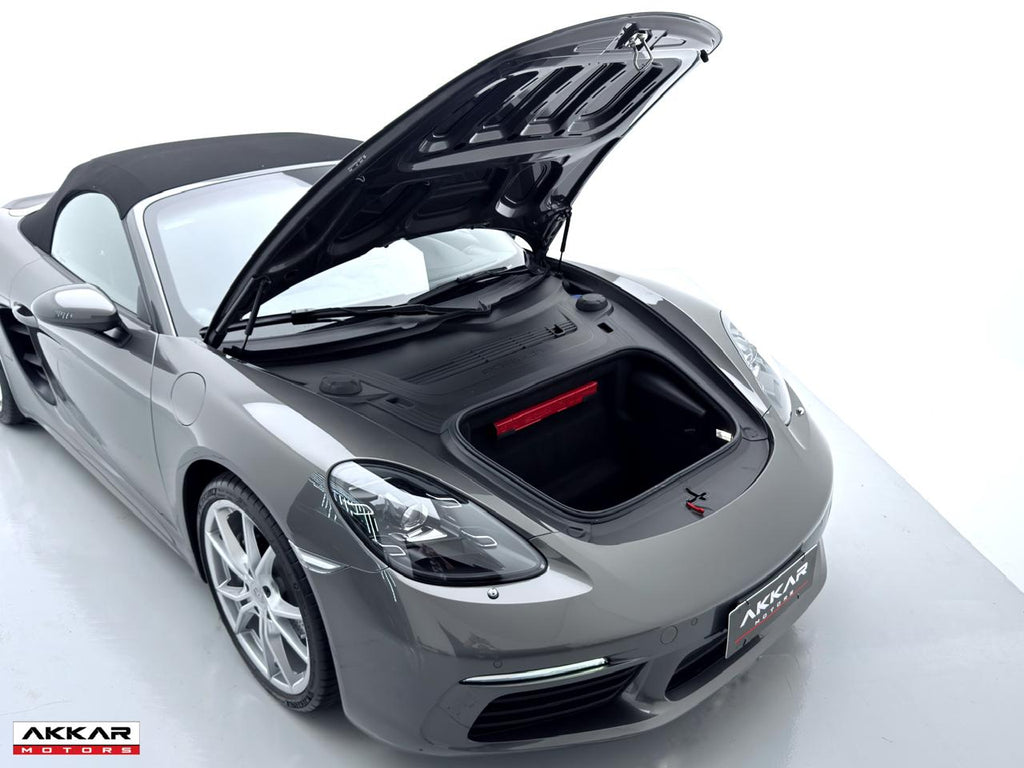 PORSCHE 718
