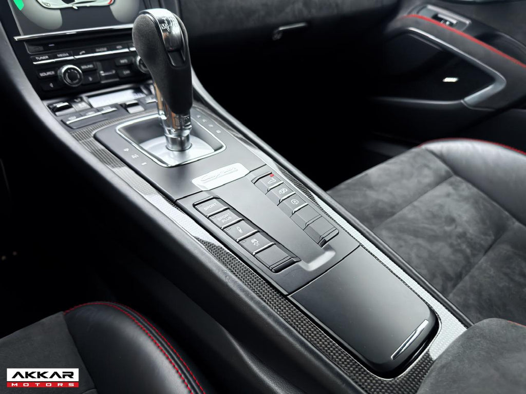 PORSCHE CAYMAN GTS