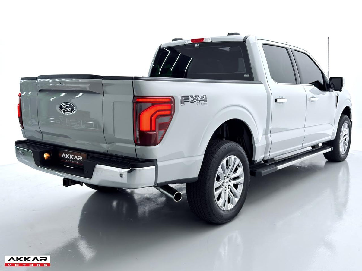 FORD F-150 LARIAT FX4