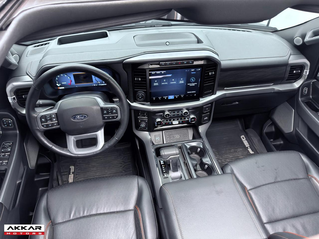 FORD F-150 LARIAT FX4
