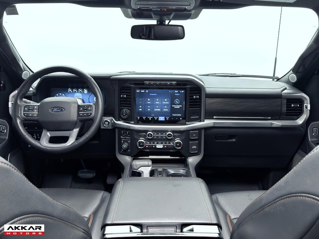 FORD F-150 LARIAT FX4