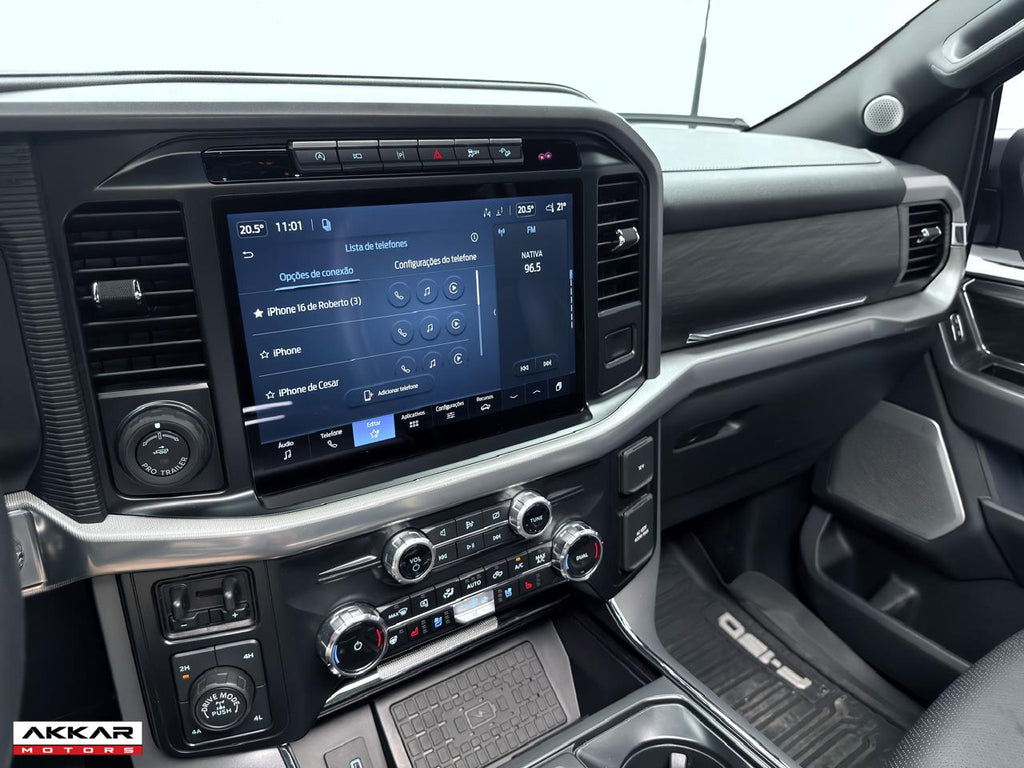 FORD F-150 LARIAT FX4