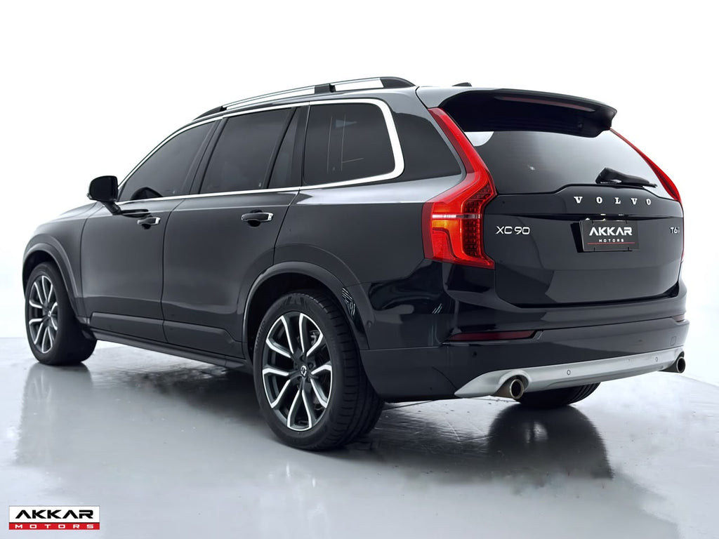 VOLVO XC90 MOMENTUM