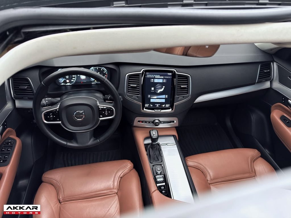 VOLVO XC90 MOMENTUM