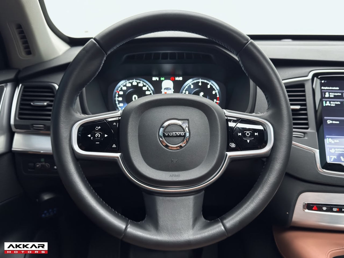 VOLVO XC90 MOMENTUM