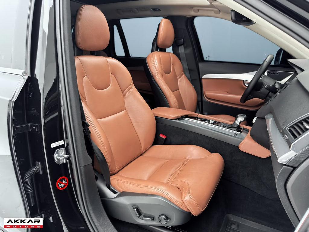 VOLVO XC90 MOMENTUM